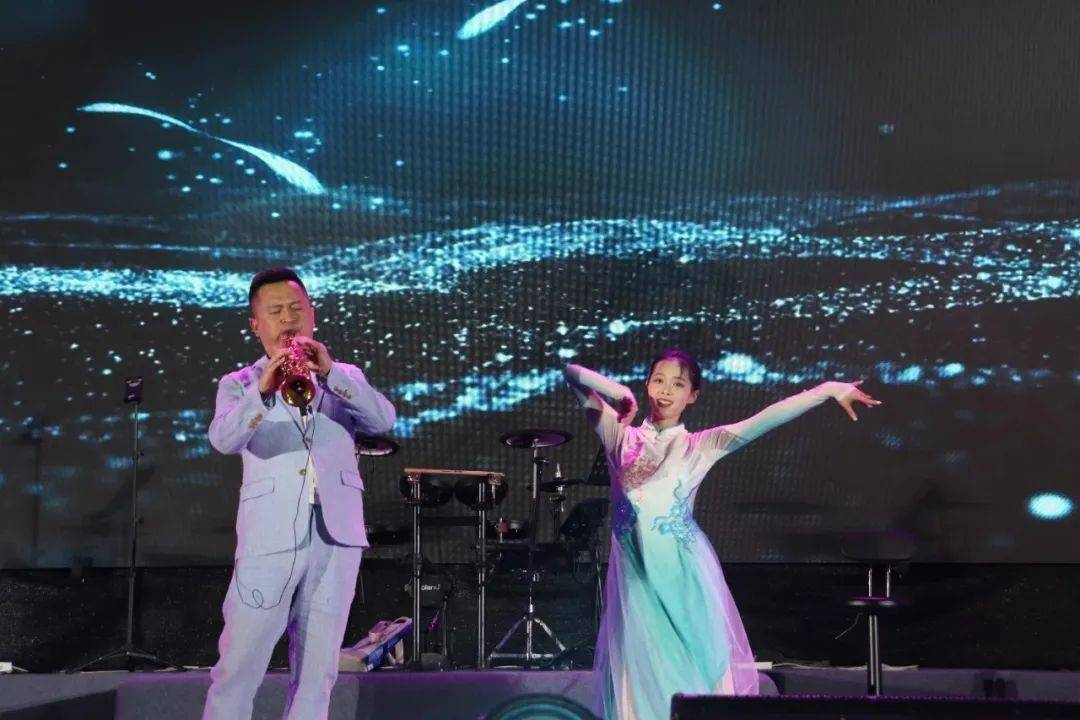 中国煤矿文工团“五一”假期唱“燃”黔西南山水