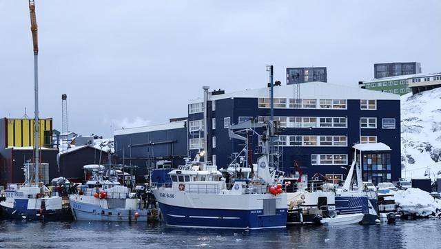 眼看一分钱都赚不到了,波兰总理立马改口,重开边境口岸,请求中方回心转意